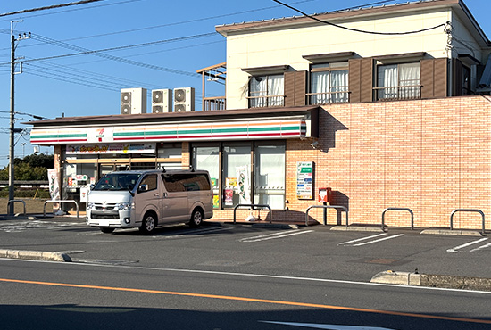 セブンイレブン加須久下店　約430m